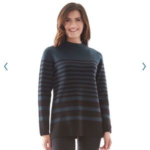 Green funnel neck pullover sweater